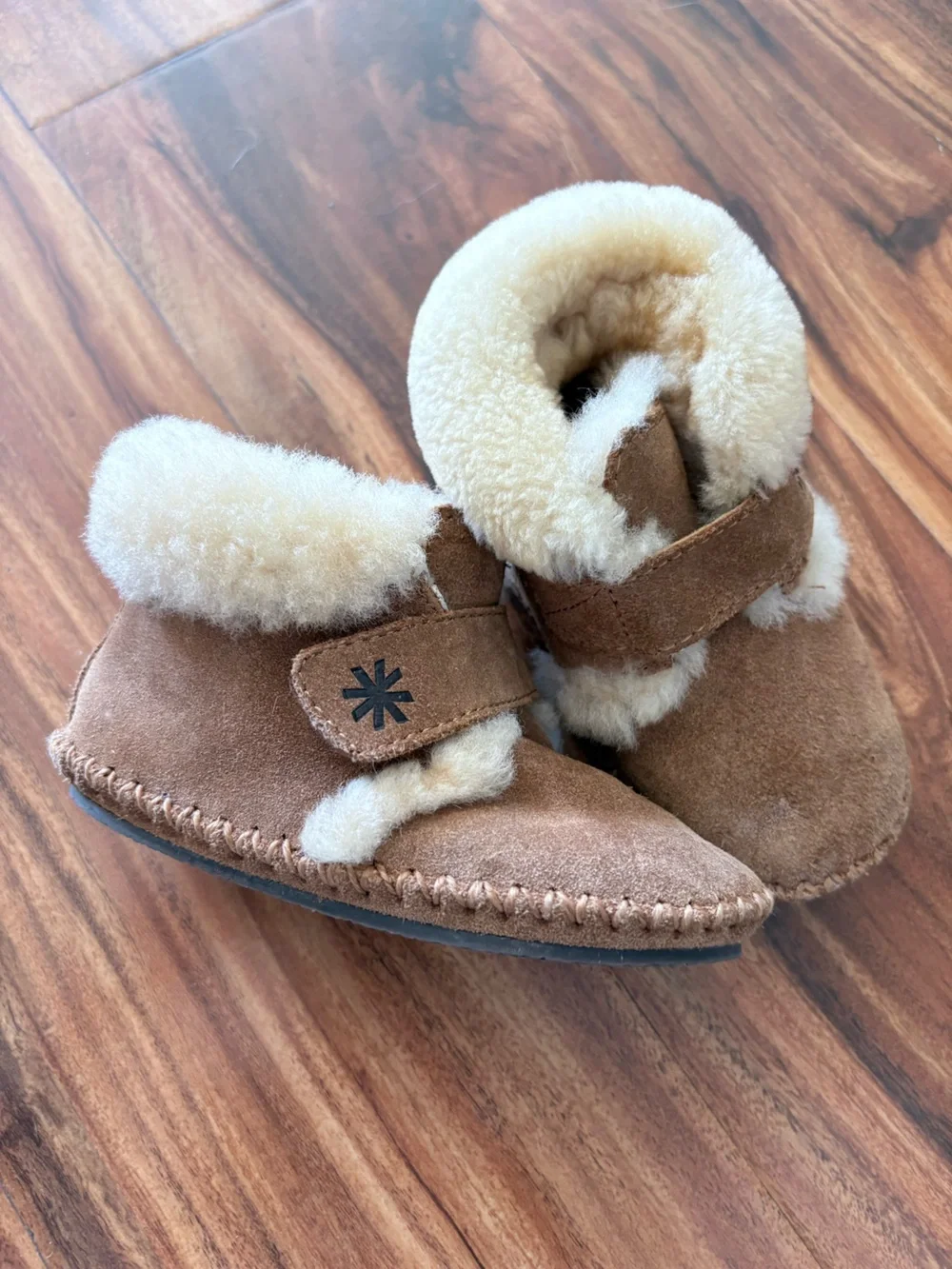 L.L. Bean Wicked Good Toddler Shearling Slippers Size 5 6 Boots Shoes